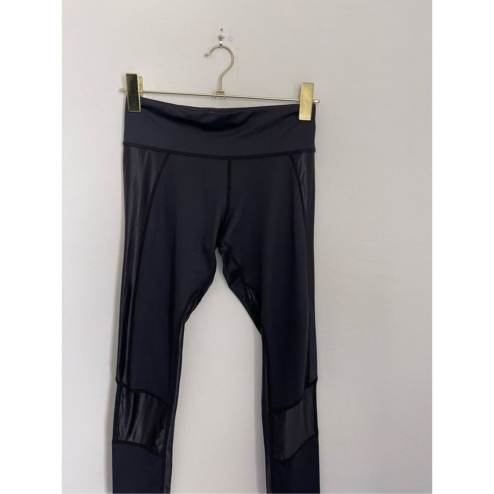 VIE ACTIVE Semi Reflective 7/8 Length Leggings Size Small - Picture 2 of 6